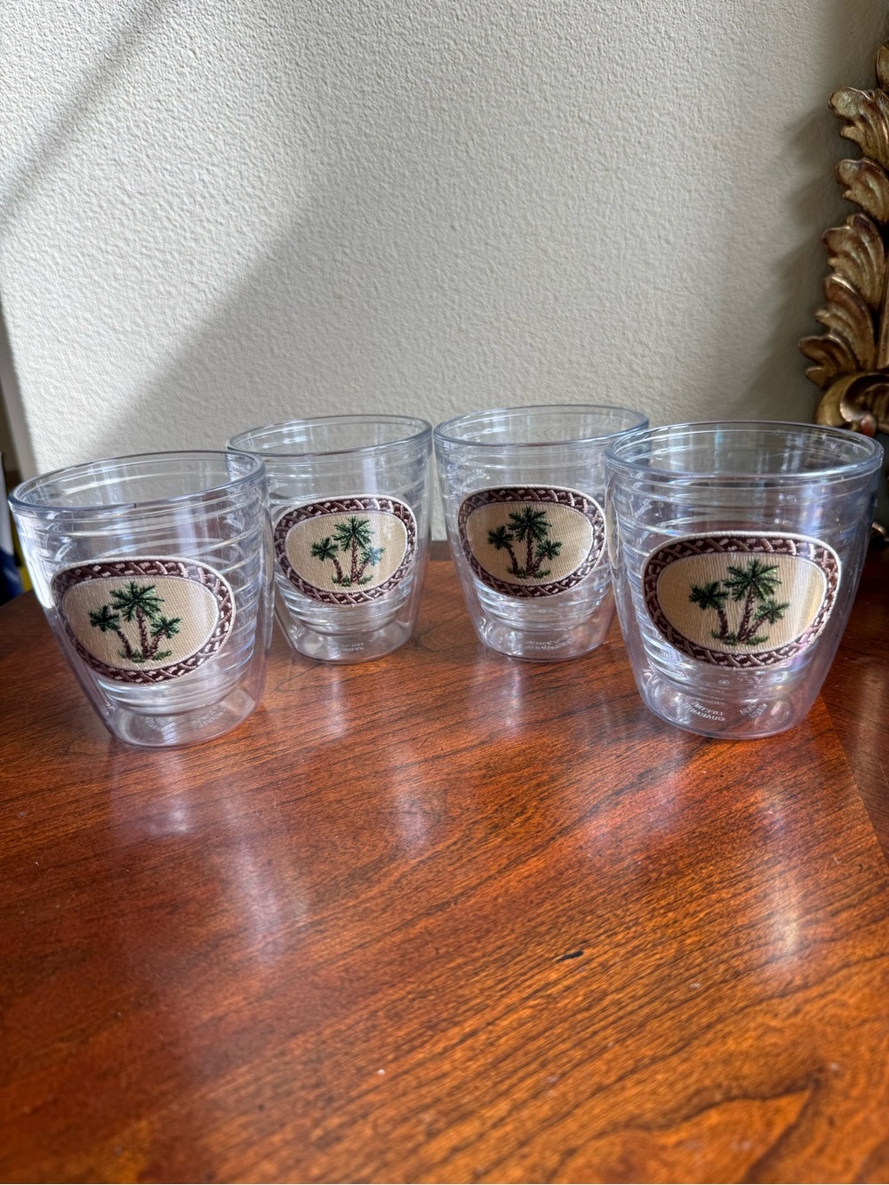 Set of 4 Tervis Clear Drinking Tumblers with Palm Tree Medallions